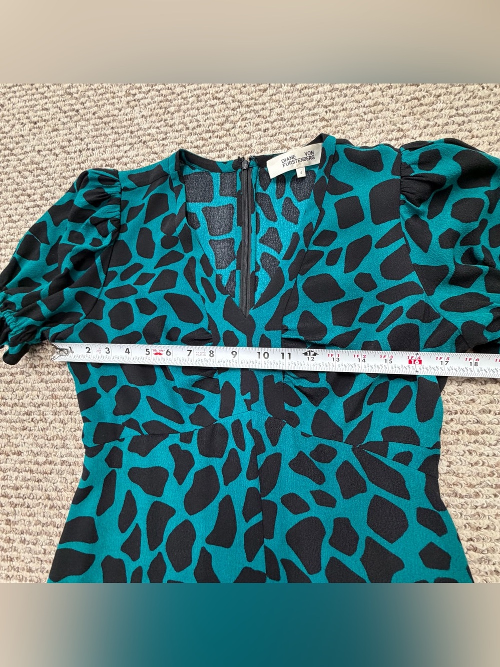 Diane Von Furstenberg DVF Alexis Giraffe Print Dress Sz 4 Puff Sleeve Teal Goth - Picture 11 of 15